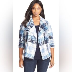 Two by Vince Camuto super soft thick fleece jacket in a blue and white plaid 3X